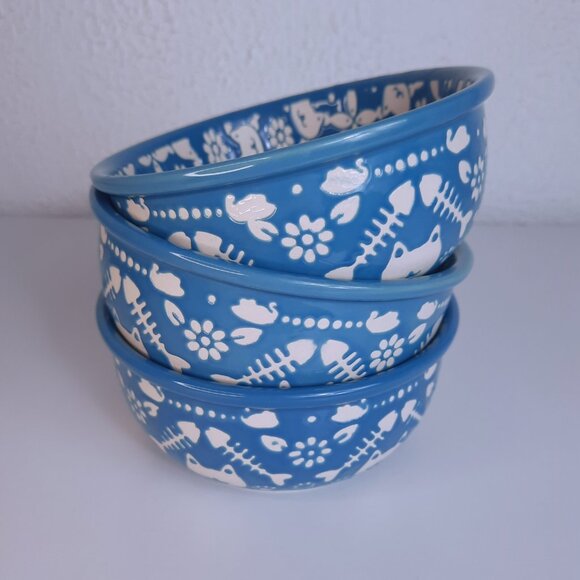 Set of 3 Gibson Bow Wow Meow Cat Bowls Feeders in Blue and White Ceramic Dishes - Picture 3 of 4
